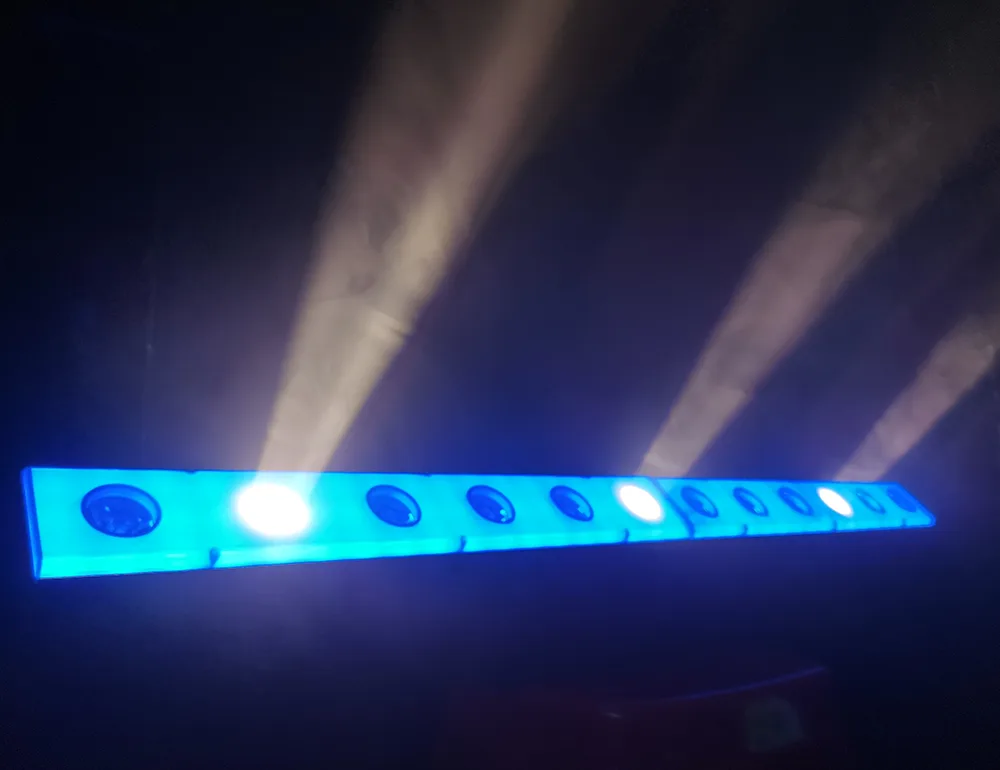 LED 2-in-1 Stage Color Light Bar omadused.